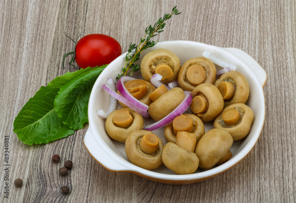 Pickled champignon Pickled champignon