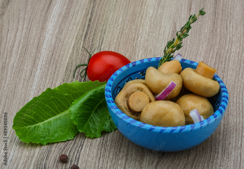 Pickled champignon Pickled champignon