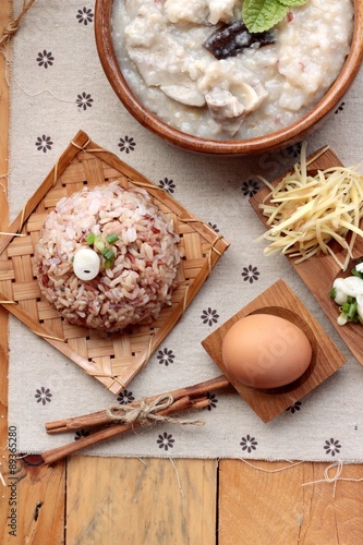 Brown rice porridge put pork and brown rice with soft-boiled egg