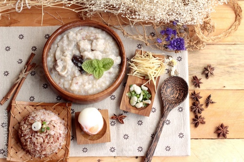 Slika na platnu Brown rice porridge put pork and brown rice with soft-boiled egg