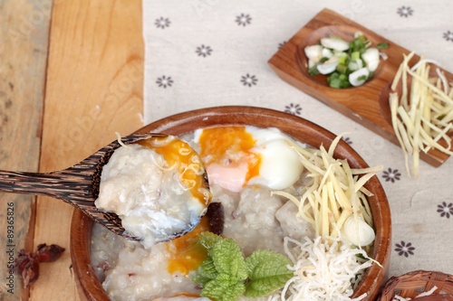 Brown rice porridge put pork and soft-boiled egg of delicious.