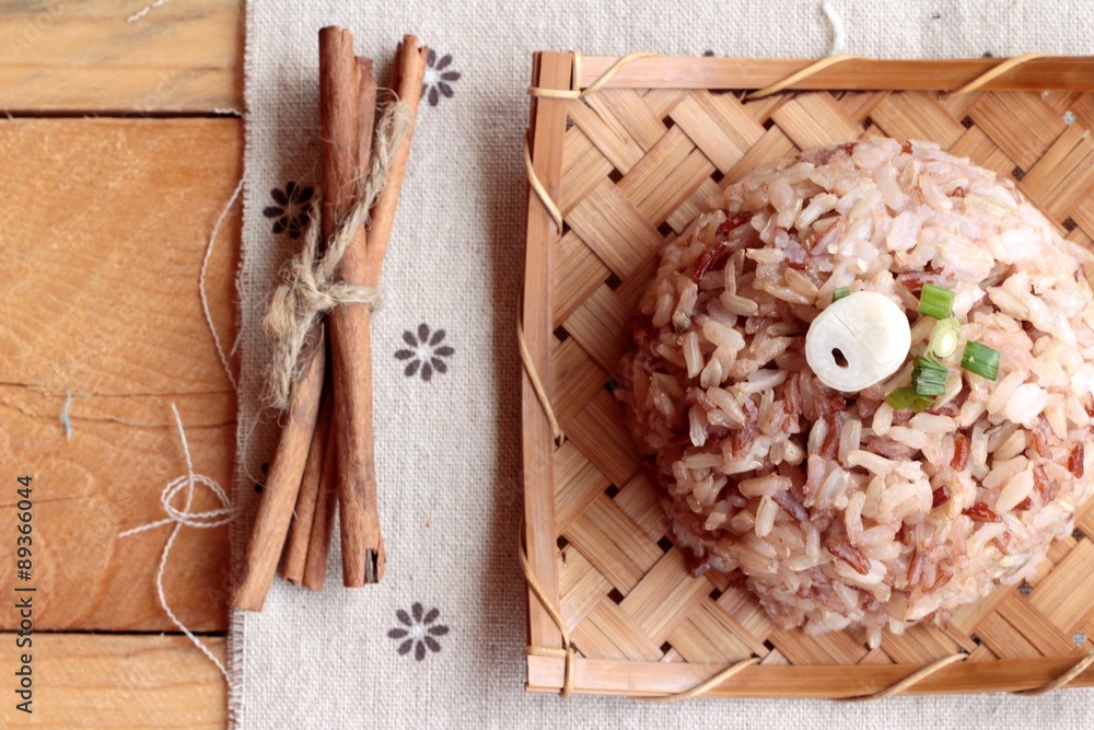 Brown rice is delicious, healthy food Brown rice is delicious, healthy food