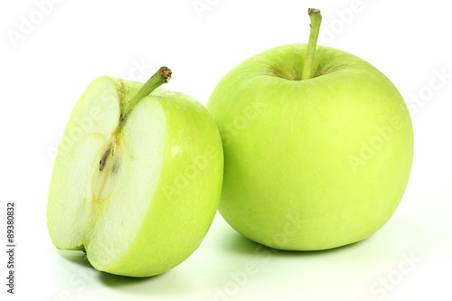 Äpfel der Sorte Delbar isoliert auf weißem Hintergrund photo