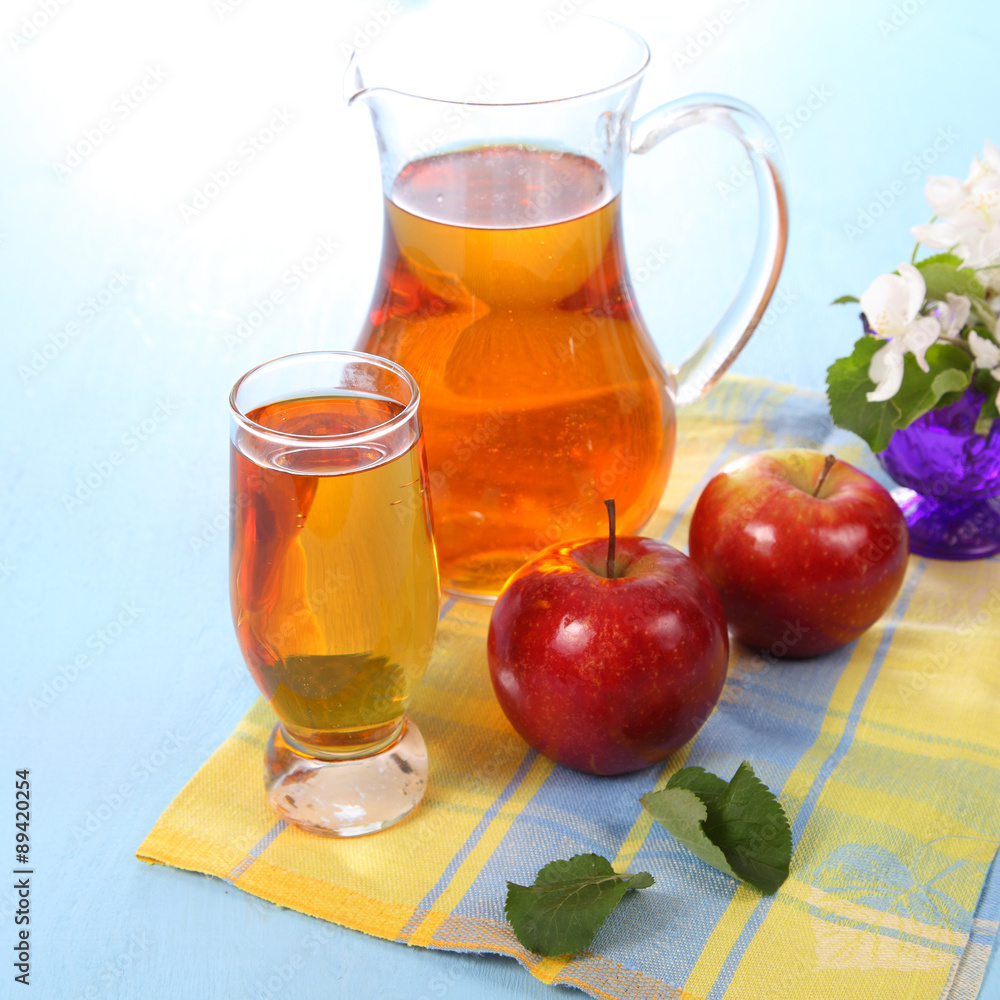 Apple juice and apples Apple juice and apples