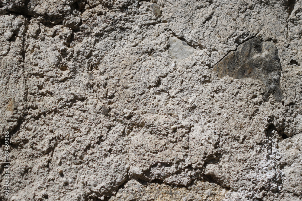 Mur en pierre et ciment
