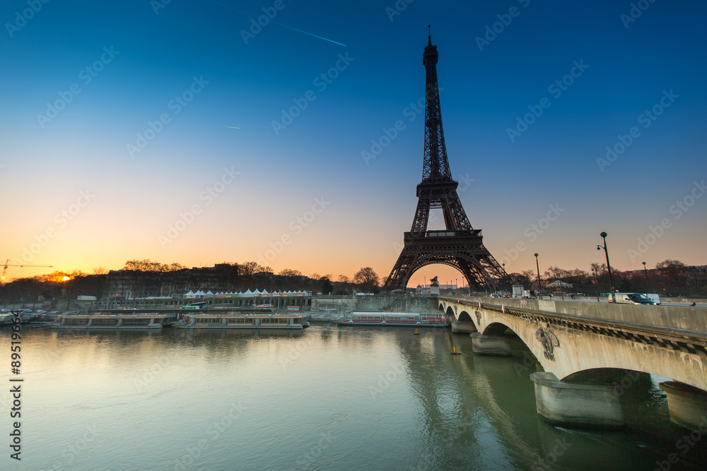 Fototapeta premium Paris sunrise 1