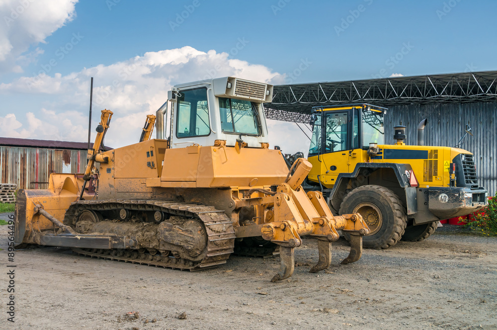 Yellow bulldozer, heavy industry machinery