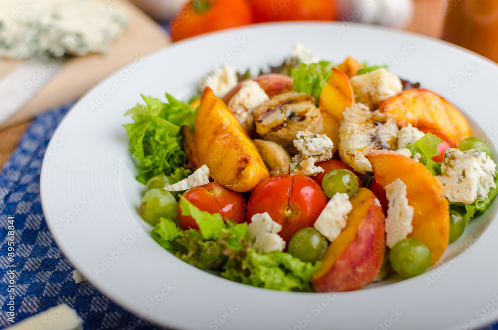 Grilled fruit with blue cheese and salad Grilled fruit with blue cheese and salad