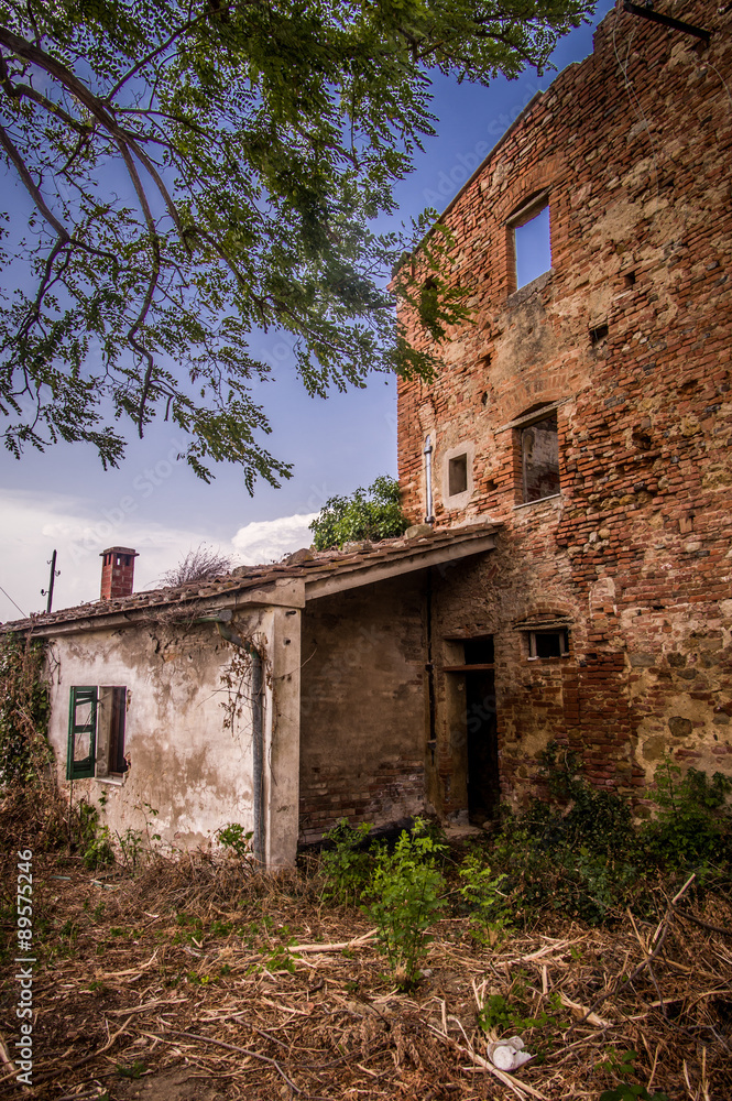 abandoned house in Toiano, ghost town in Tuscany
