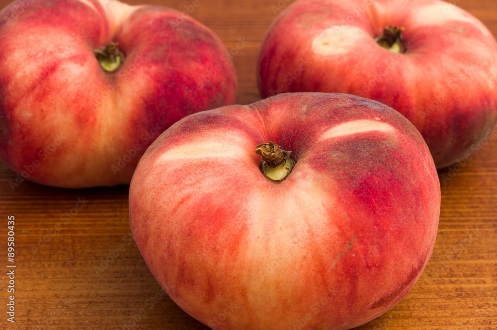 Flat peaches, donut peaches, saturn peaches Flat peaches, donut peaches, saturn peaches