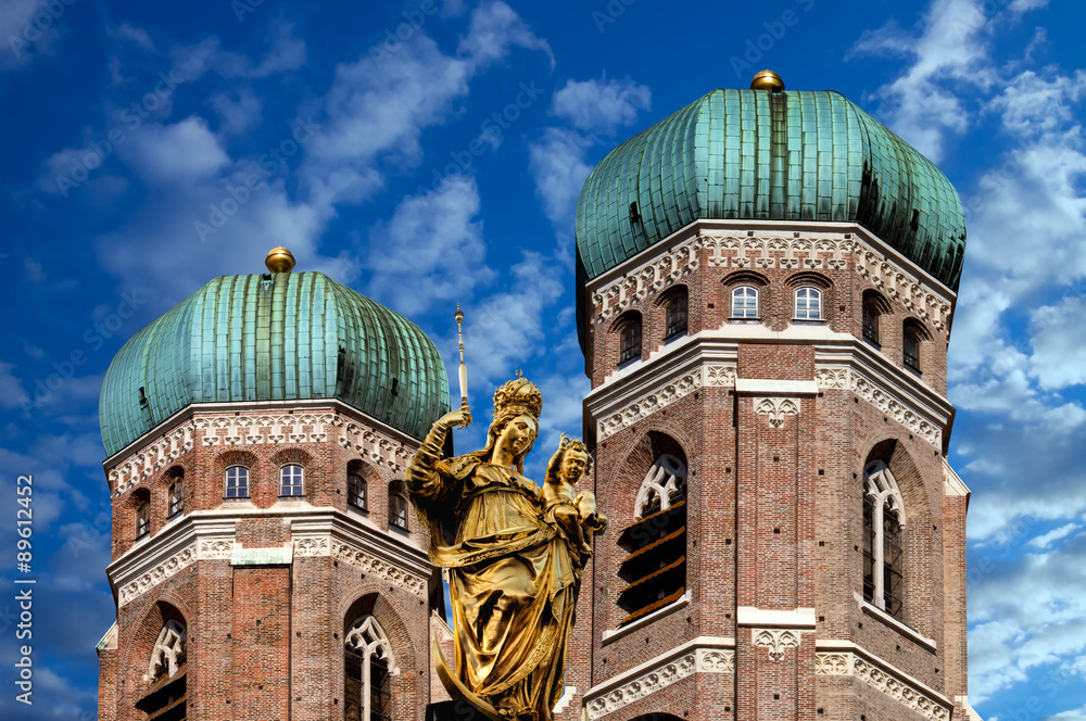 Fototapeta premium Frauenkirche München Mariensäule sehenswürdigkeit