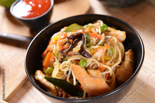 Chicken with Rice Noodles and Vegetables