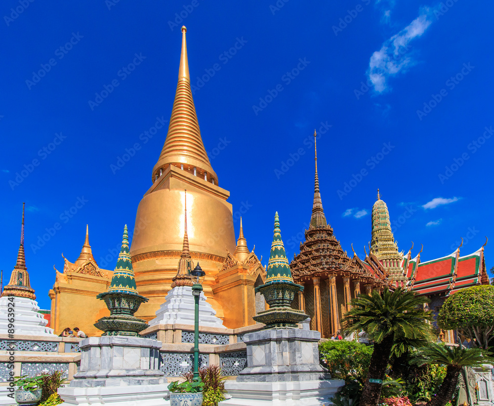 Naklejka premium Wat Phra Kaew or Temple of the Emerald Buddha in Bangkok, Thailand