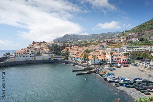 Fototapeta Naklejka Na Ścianę i Meble -  Camara de Lobos, Portugal - July 18, 2015: Harbor of Camara de Lobos near Funchal, Madeira Island.