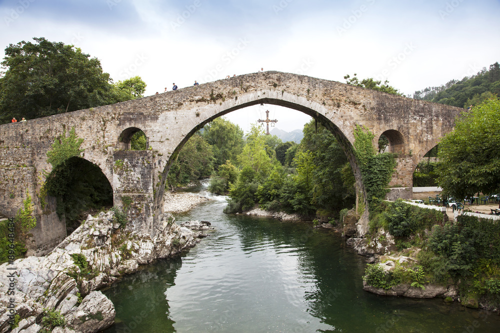 Puente romano de Cangas de Onís. Asturias, España