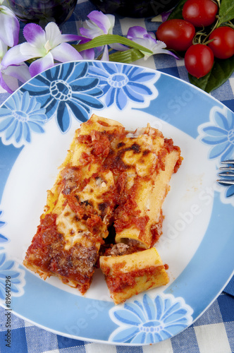 cannelloni with meat sauce
