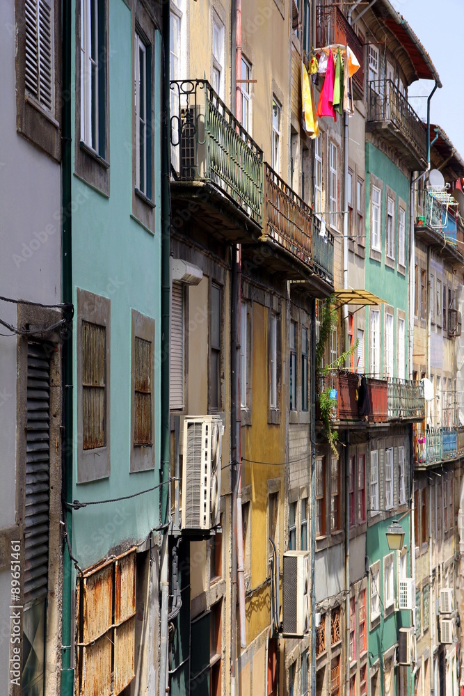 Bunte Fassaden in Porto, Portugal