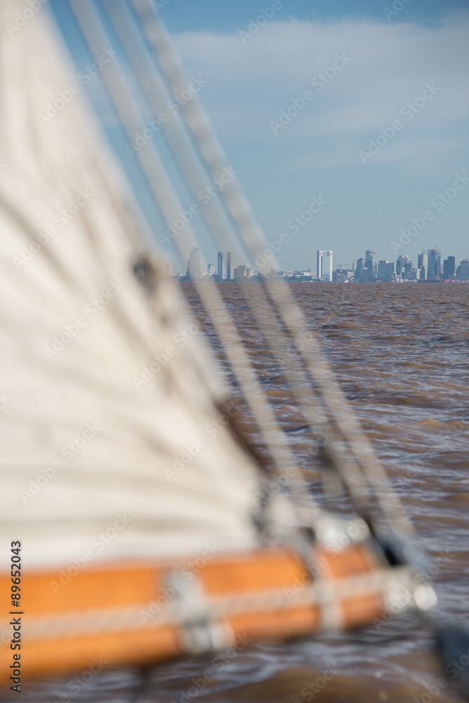 Obraz premium Sailing Buenos Aires City, cityscape. South American Adventure.