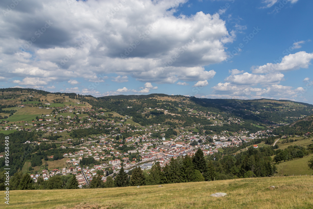 Obraz premium village de montagne