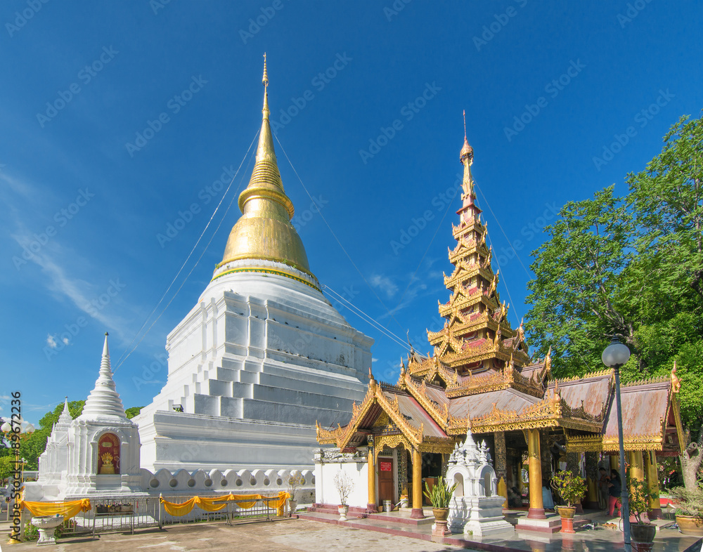 Naklejka premium Beautiful temple in Yangon, Myanmar