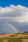 Paesaggio rurale marchigiano con l'arcobaleno