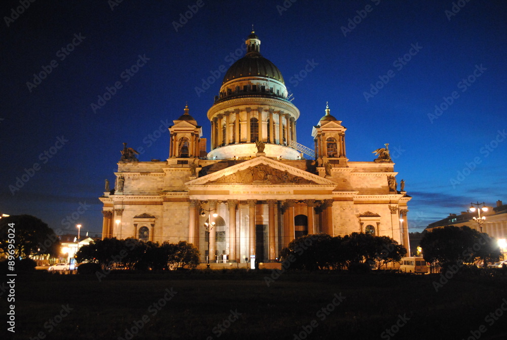  St. Isaac s Cathedral at night, Saint-Petersburg, Russia