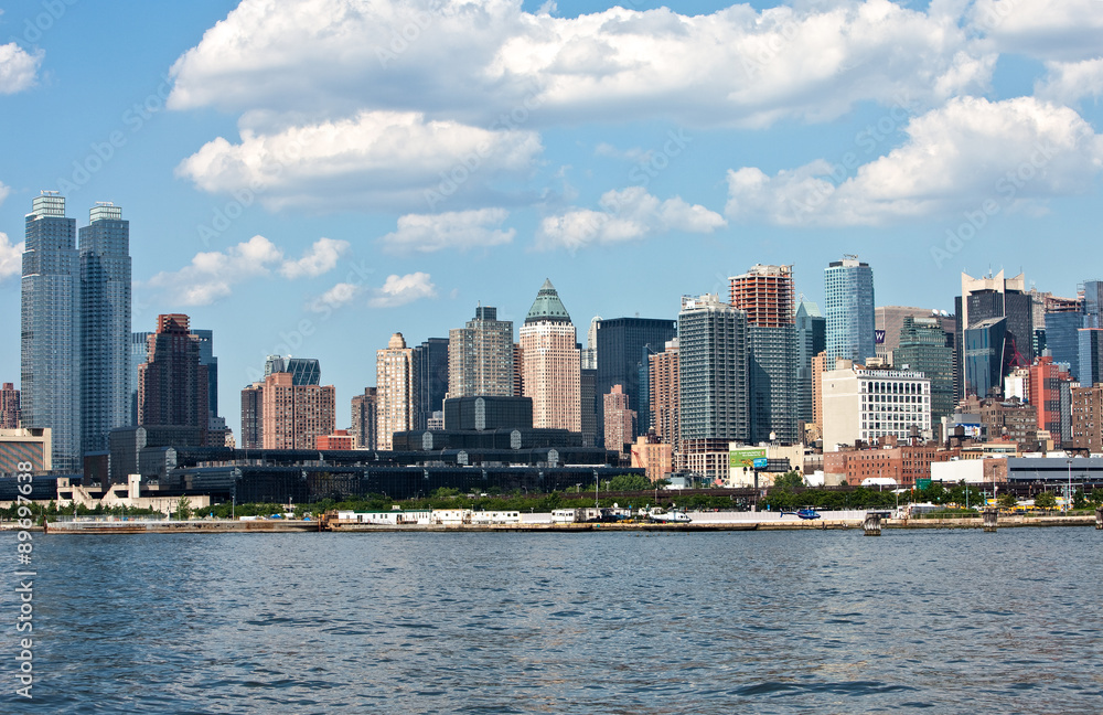 U.S.A., New York,Manhattan,skyline of the city seen from Hudson river
