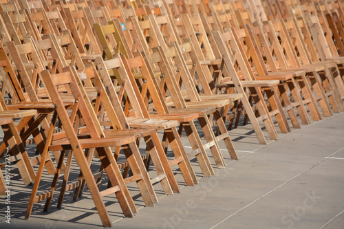 sillas de madera photo