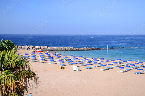 Przepiękna plaża De Las Vistas w Los Cristianos na Teneryfie
