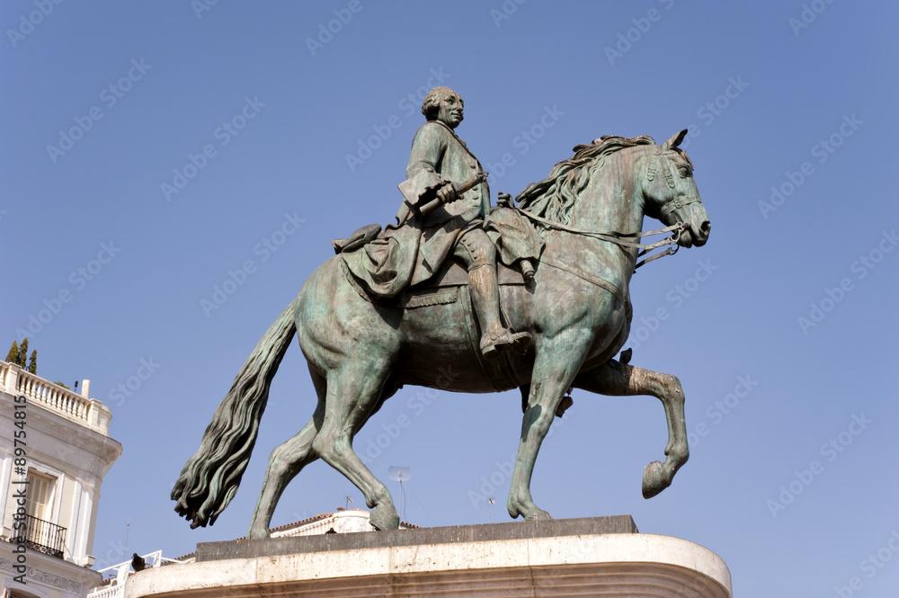 Fototapeta premium Karl der III. Denkmal Puerta del Sol Madrid 
