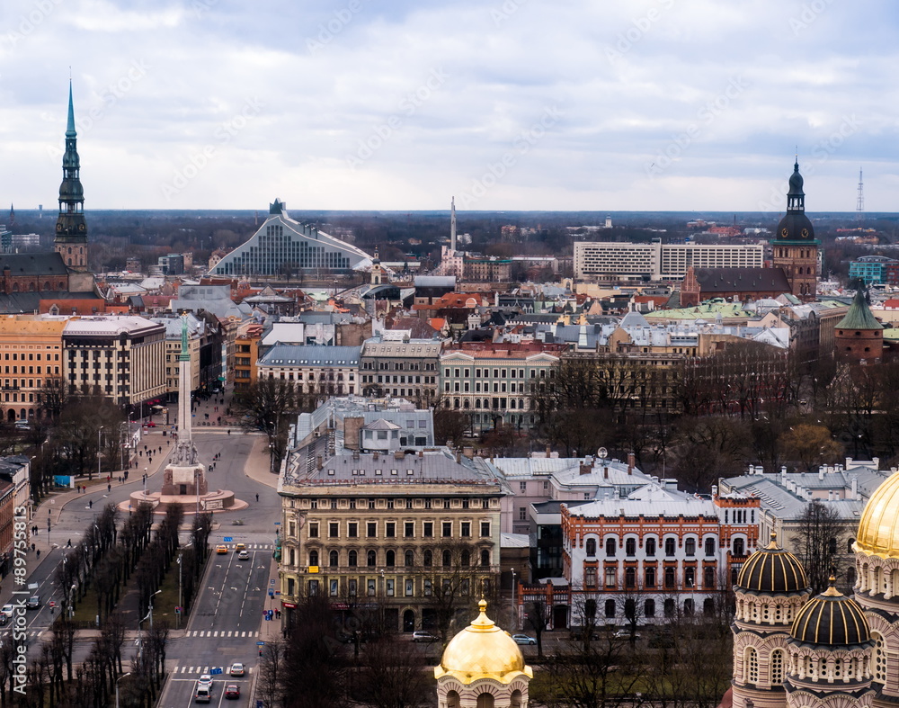 Fototapeta premium ancient and historic buildings at Riga