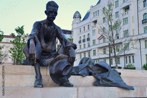 Photography MONUMENTO A JOZSEF ATTILA