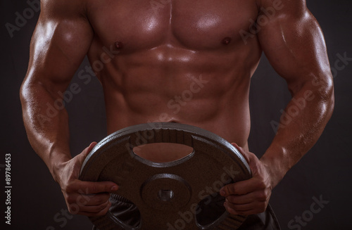 Obraz na plátně Muscular strong man.