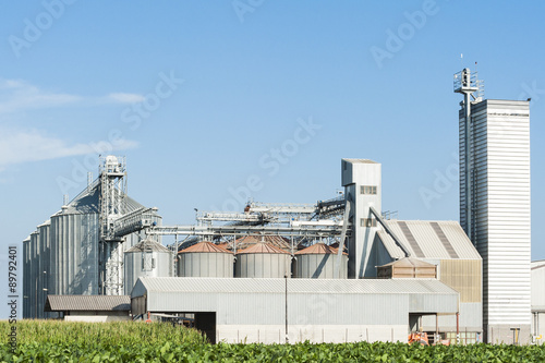 Storage facility and drying of cereals, silos and towers drying