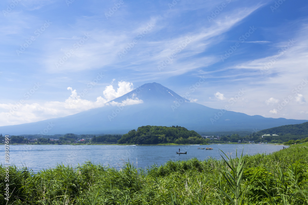 夏の富士山　河口湖　