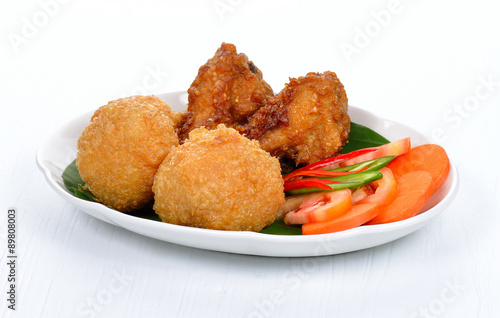 Sticky rice and fried chicken, a Vietnamese typical cuisine