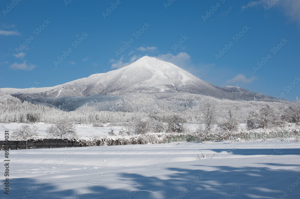 冬の磐梯山
