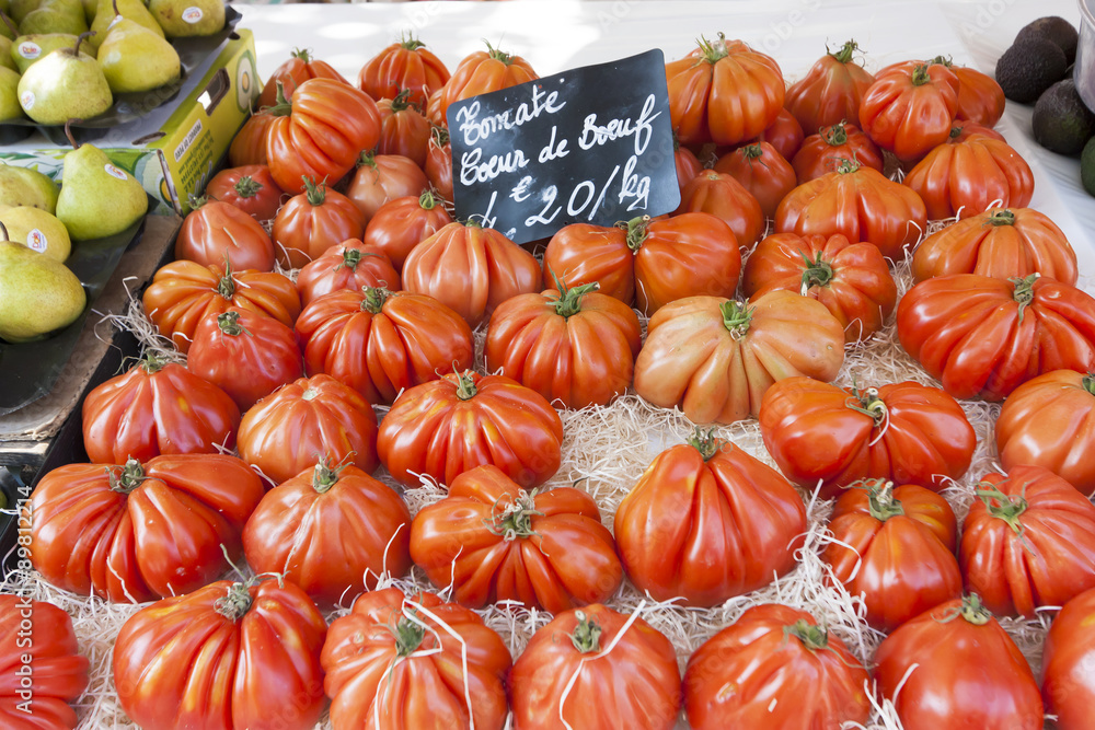 フランス マルシェ イメージ フランスのトマト Coeur de boeuf (通称 牛の心臓) フランス マルシェ イメージ フランスのトマト Coeur de boeuf (通称 牛の心臓)