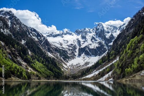 Fototapeta Naklejka Na Ścianę i Meble -  Beautiful alpine lake 