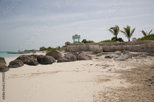 paesaggi di caraibi con spiaggia paradiso mare azzurro photo