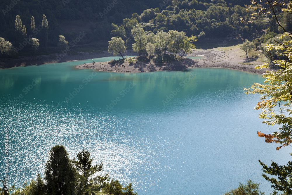 lago alpino