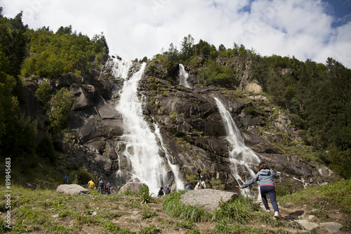 Obraz na płótnie cascate nardis, val di genova w salonie
