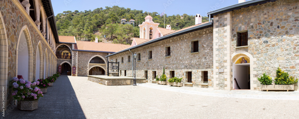 Fototapeta premium Кипр. Панорама монастыря Kikkos.