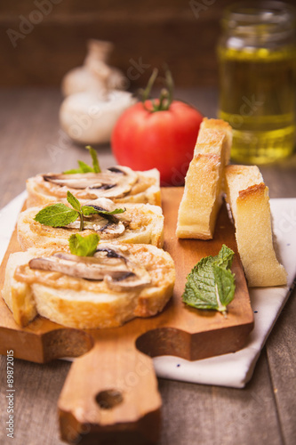 bread with mushrooms