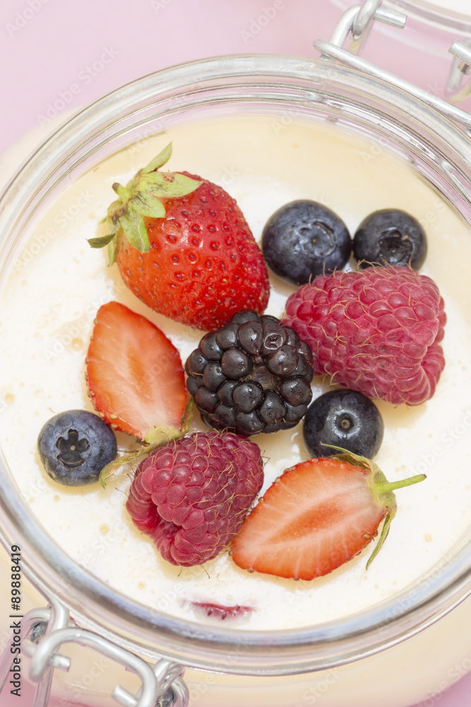 Vanilla cream with fruits Vanilla cream with fruits