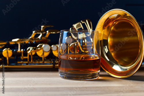 Sticker Saxophone and whiskey
