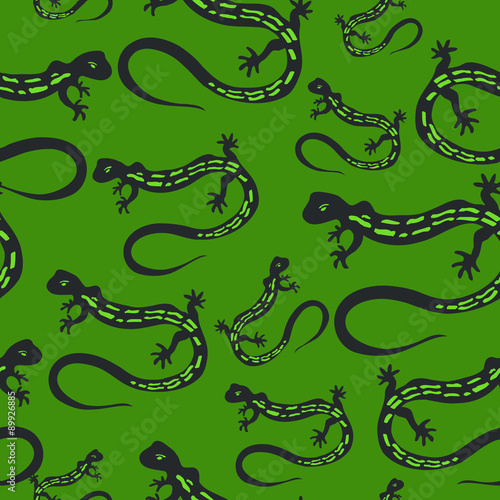 pattern outline drawing black lizard isolated on a green backgro