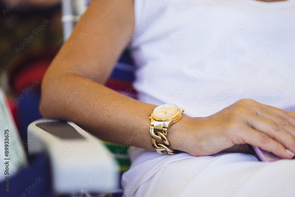 Women's fashionable golden watches Women's fashionable golden watches