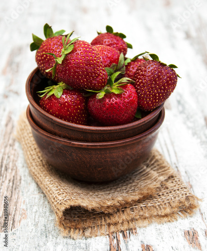 Bowl with strawberries