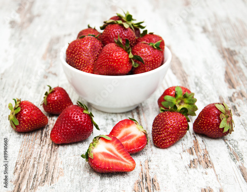 Bowl with strawberries